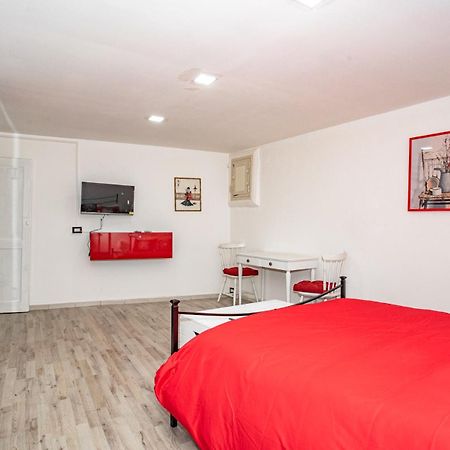 A Casa Del Reuccio Apartment คาตาเนีย ภายนอก รูปภาพ