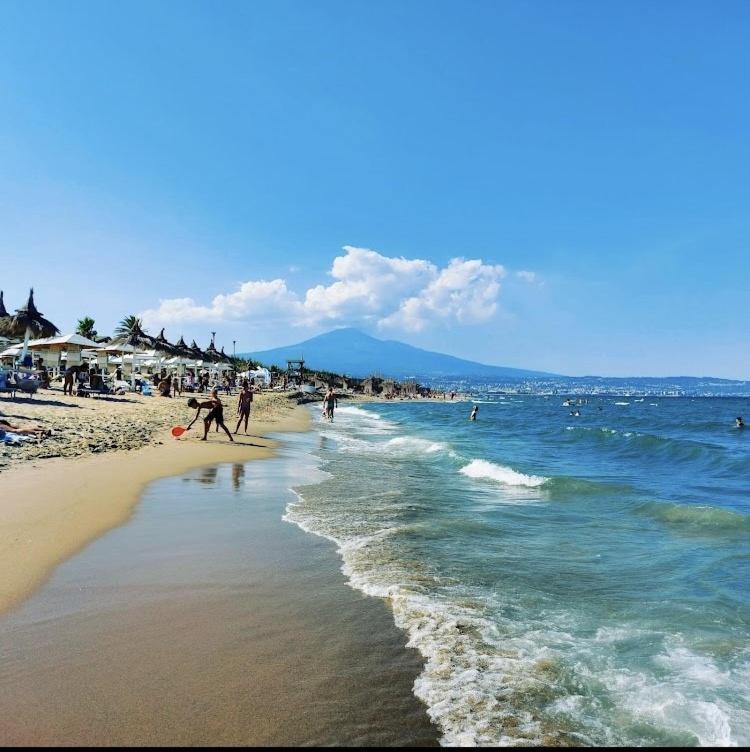 A Casa Del Reuccio Apartment คาตาเนีย ภายนอก รูปภาพ