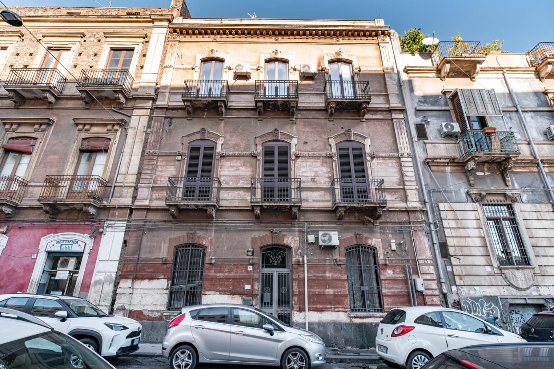 A Casa Del Reuccio Apartment คาตาเนีย ภายนอก รูปภาพ