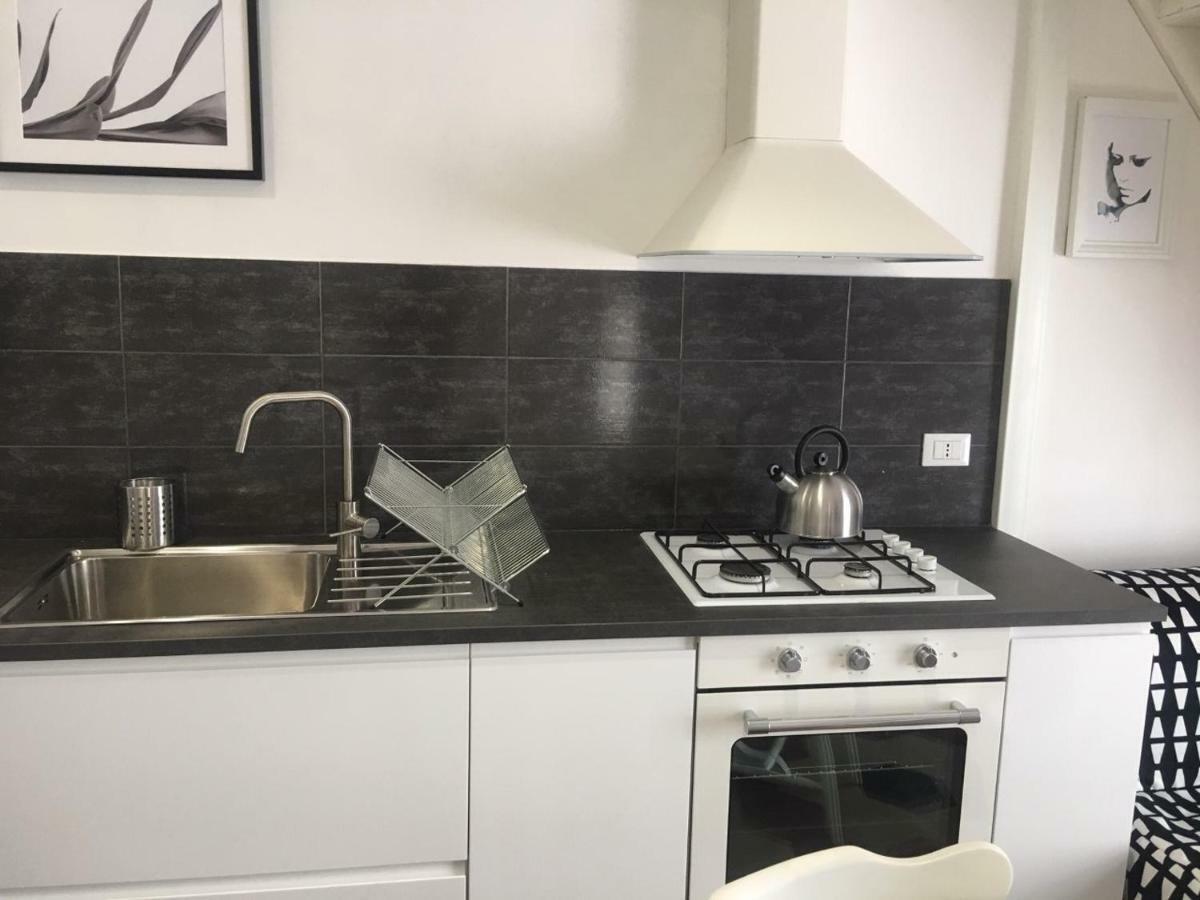 A Casa Del Reuccio Apartment คาตาเนีย ภายนอก รูปภาพ