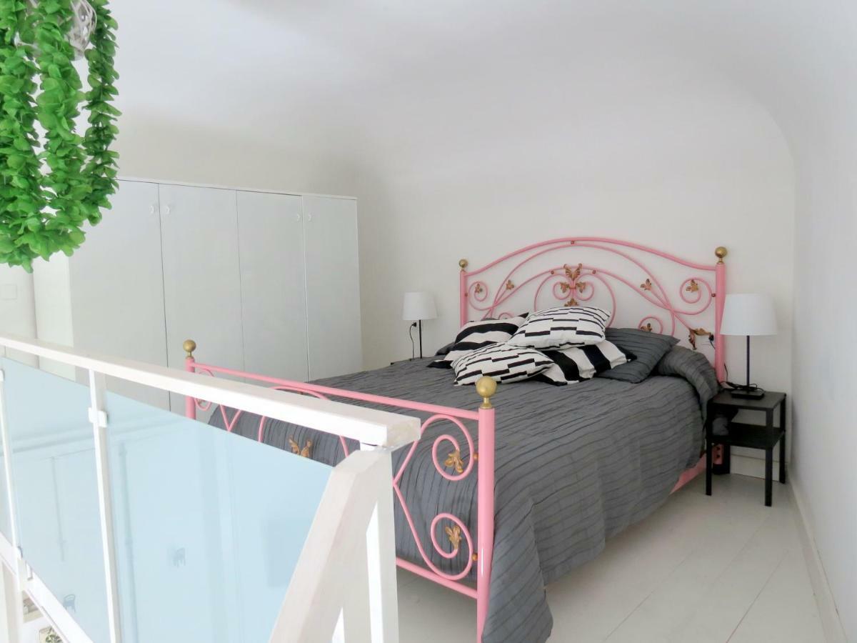 A Casa Del Reuccio Apartment คาตาเนีย ภายนอก รูปภาพ