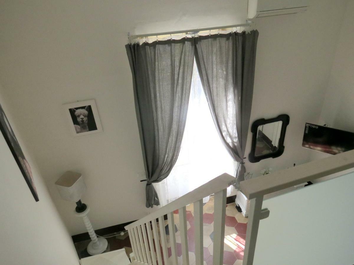 A Casa Del Reuccio Apartment คาตาเนีย ภายนอก รูปภาพ