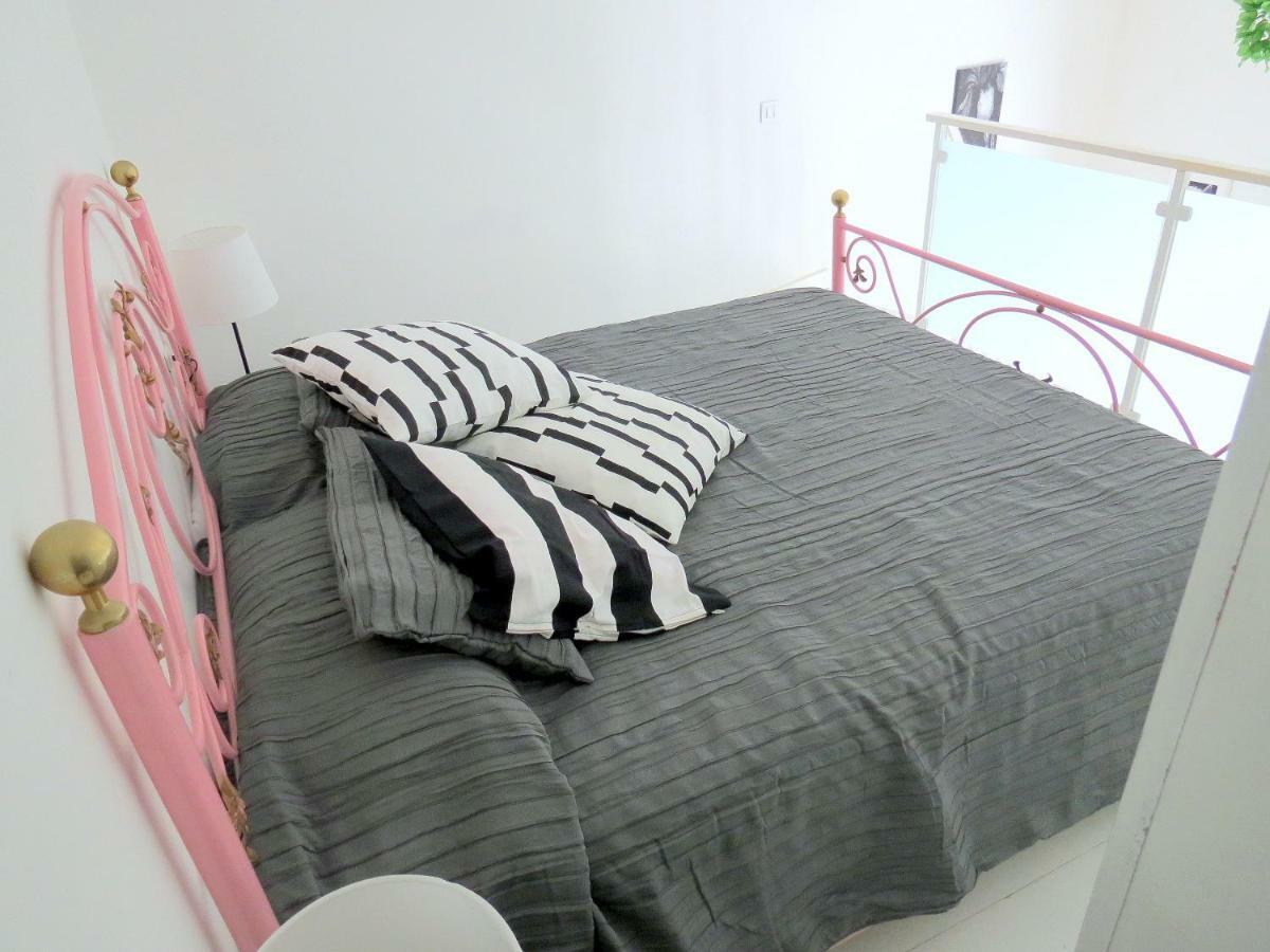 A Casa Del Reuccio Apartment คาตาเนีย ภายนอก รูปภาพ