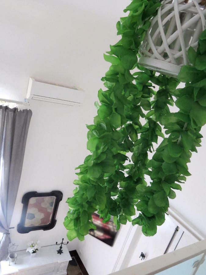 A Casa Del Reuccio Apartment คาตาเนีย ภายนอก รูปภาพ